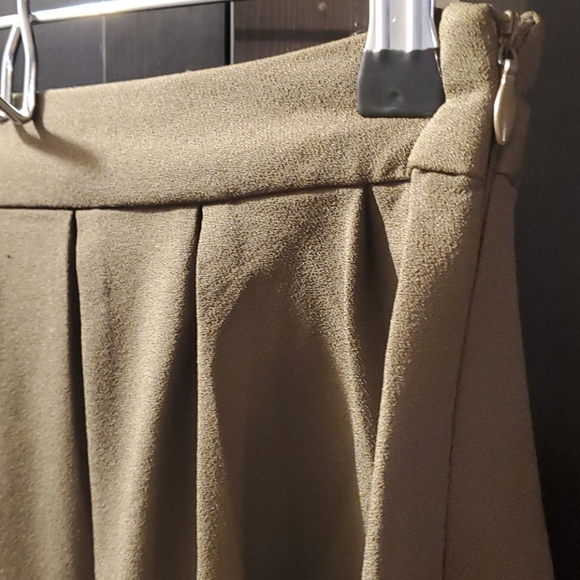 High-waisted olive green midi skirt - Picture 3 of 5